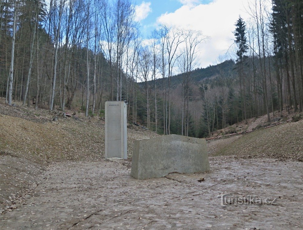 Wasserwerk oberhalb von Malín