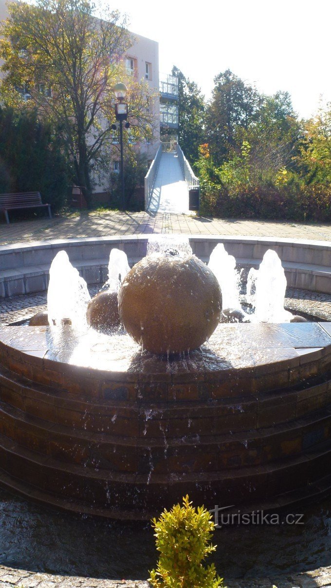 WATER FOUNTAIN - PřELŚ