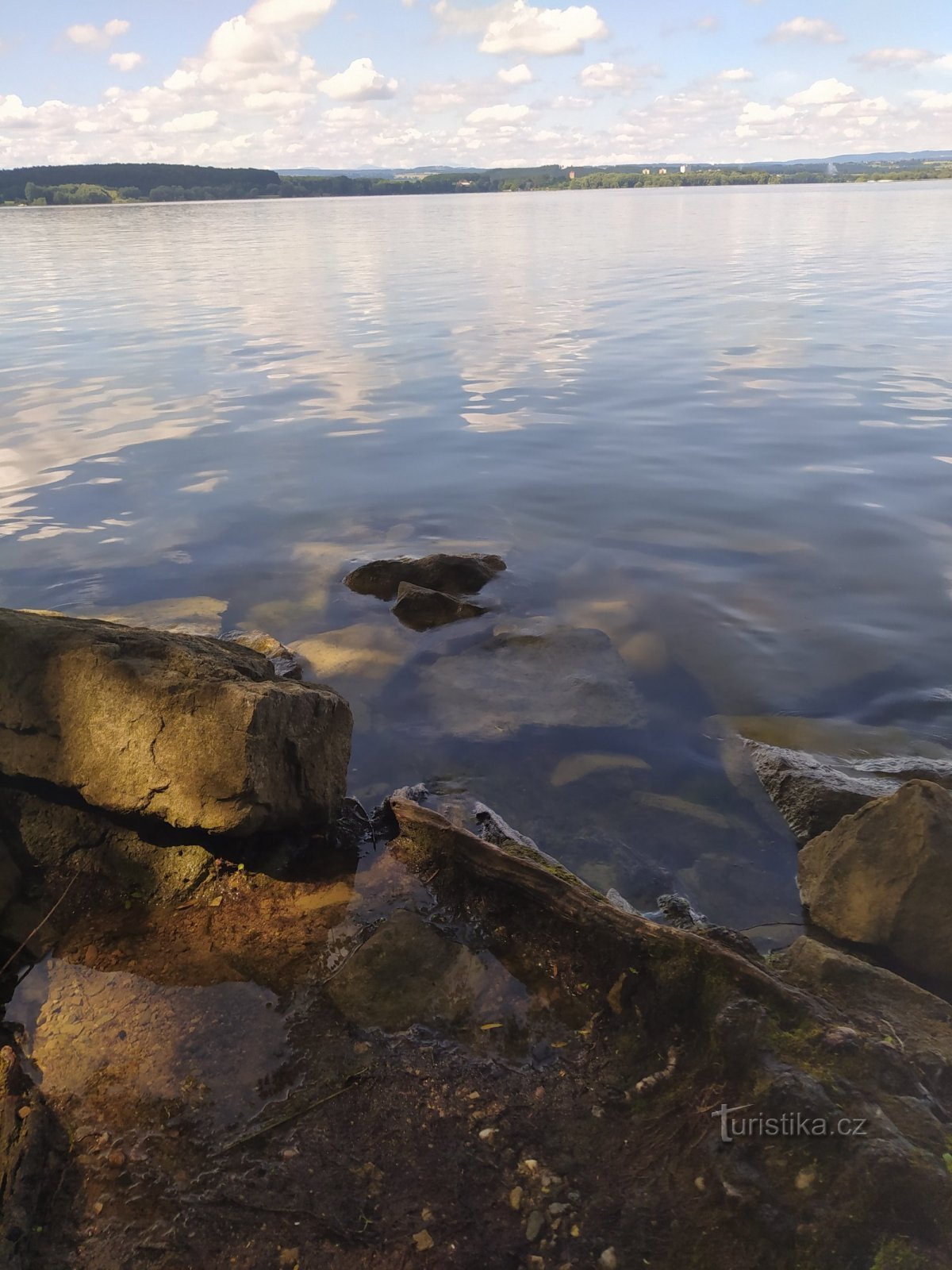 Embalse de agua Rozkoš