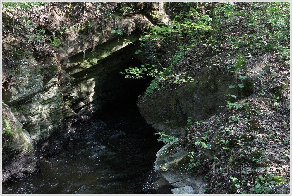 Wassertunnel auf der Doubrava