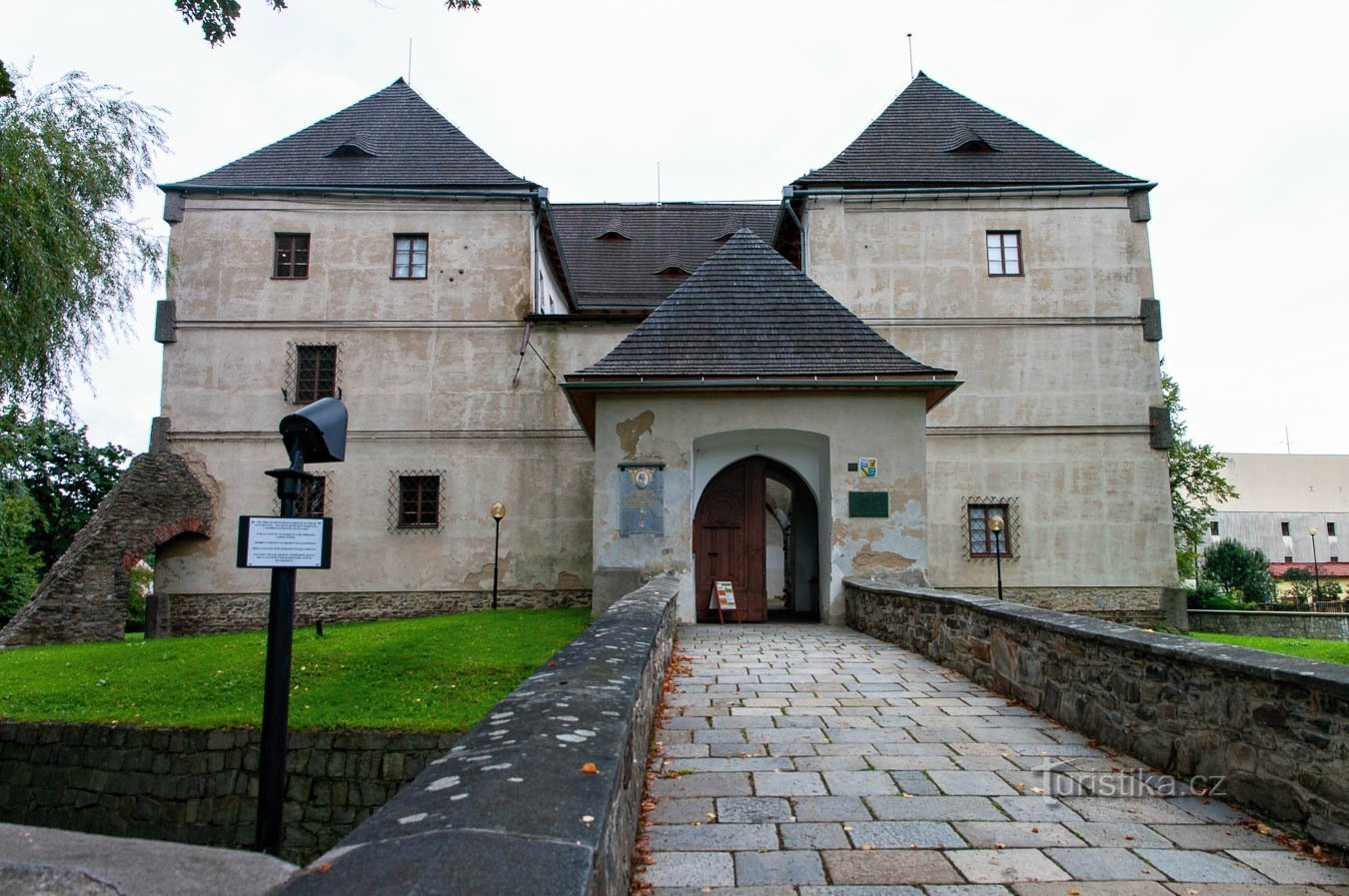 Fortezza o castello sull'acqua