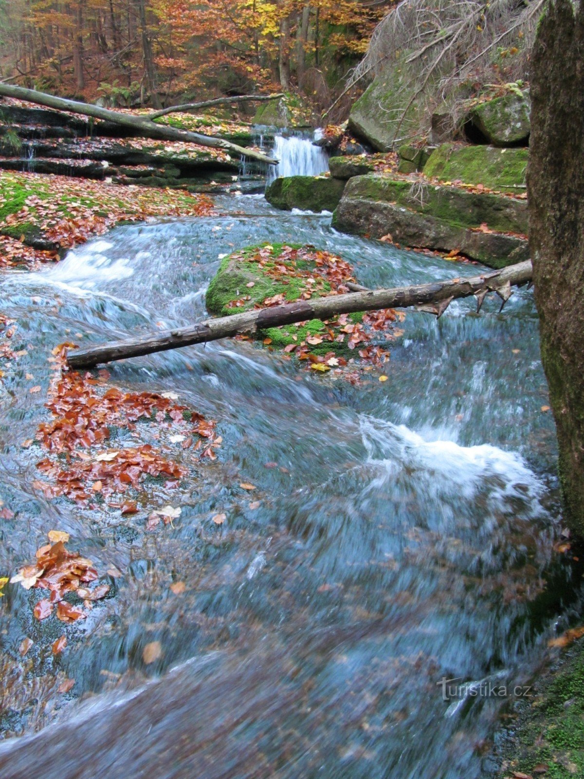 Cachoeira Jedlová, Jizera, Polední kameny