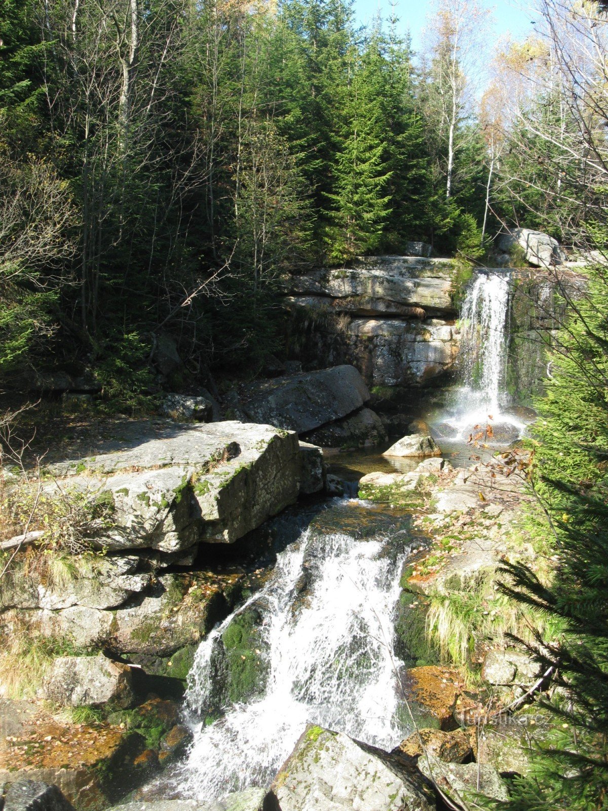 Jedlová-waterval, Jizera, Polední kameny