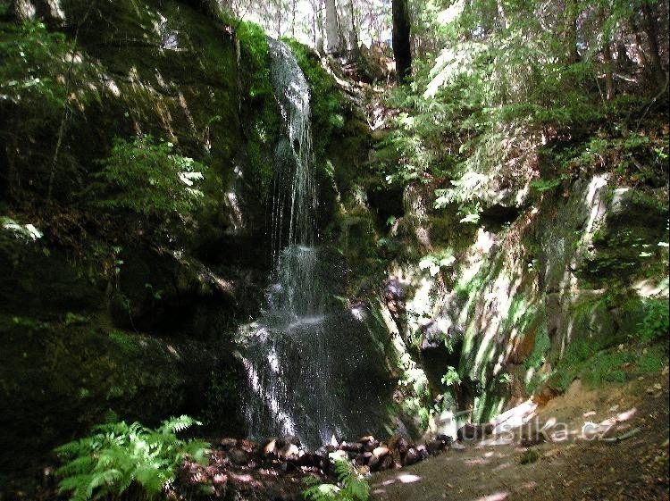 Waterval op de Luční-stroom