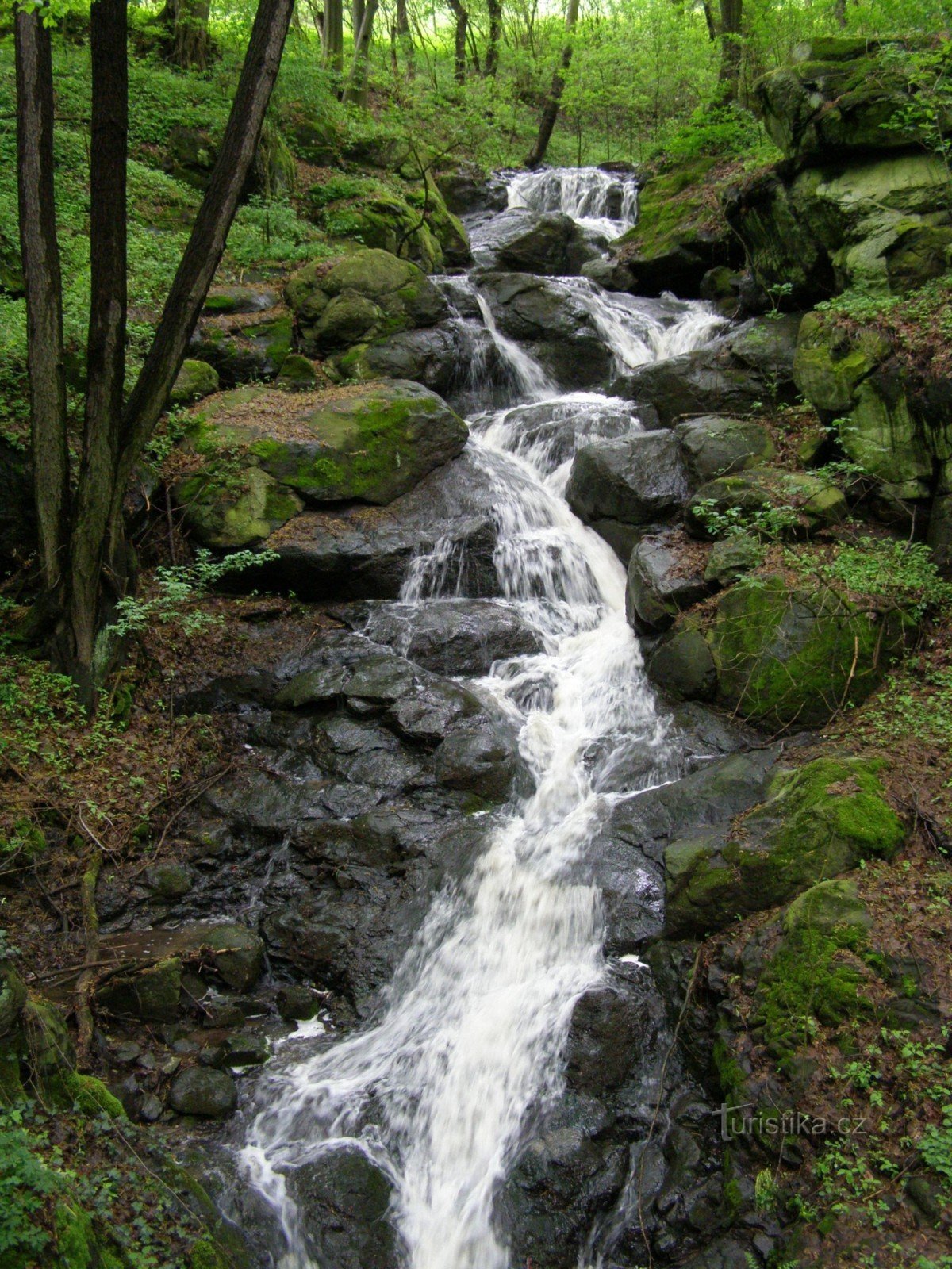 cascada en el arroyo Moravanský