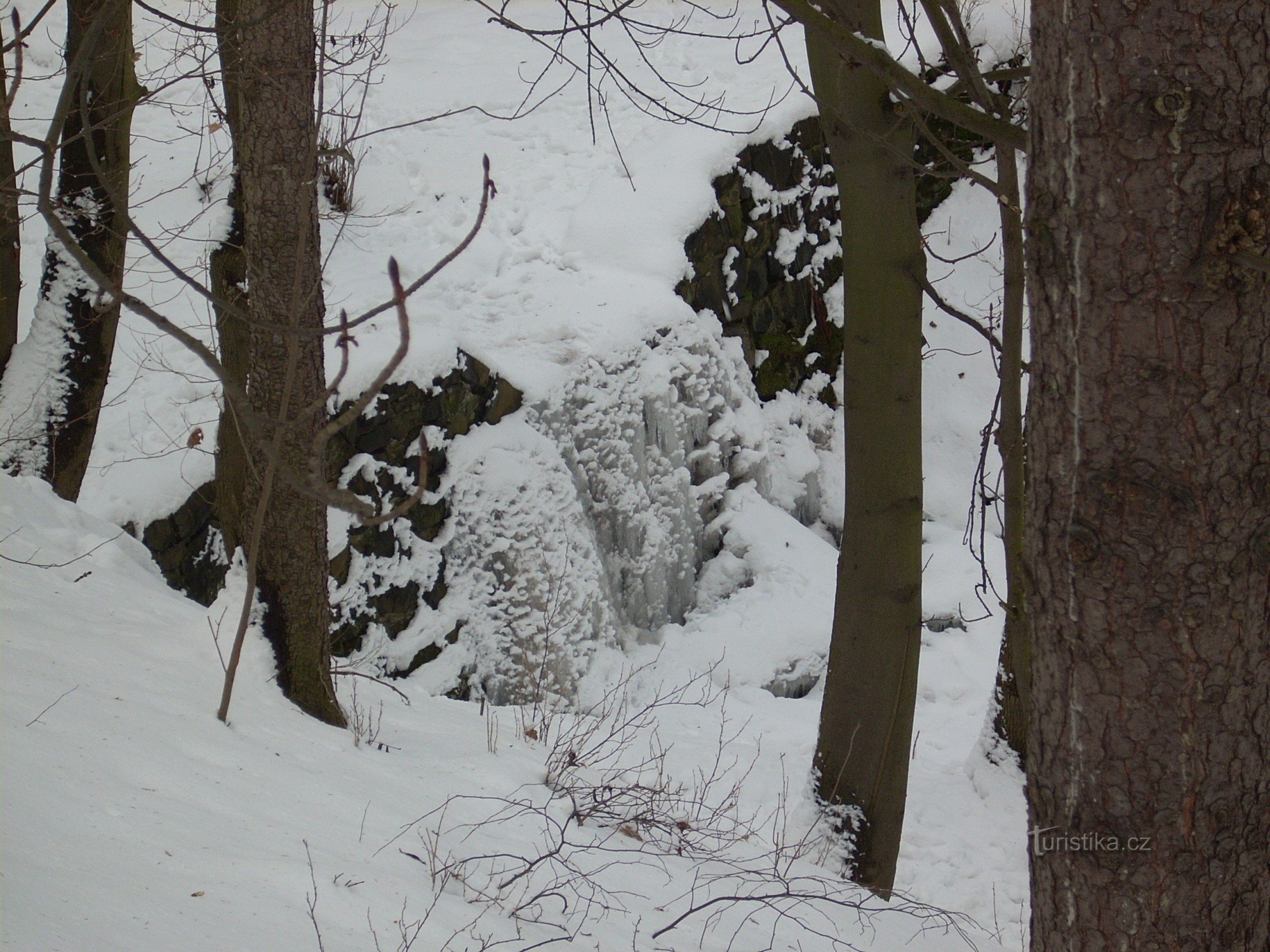 thác nước trên Krásný březn