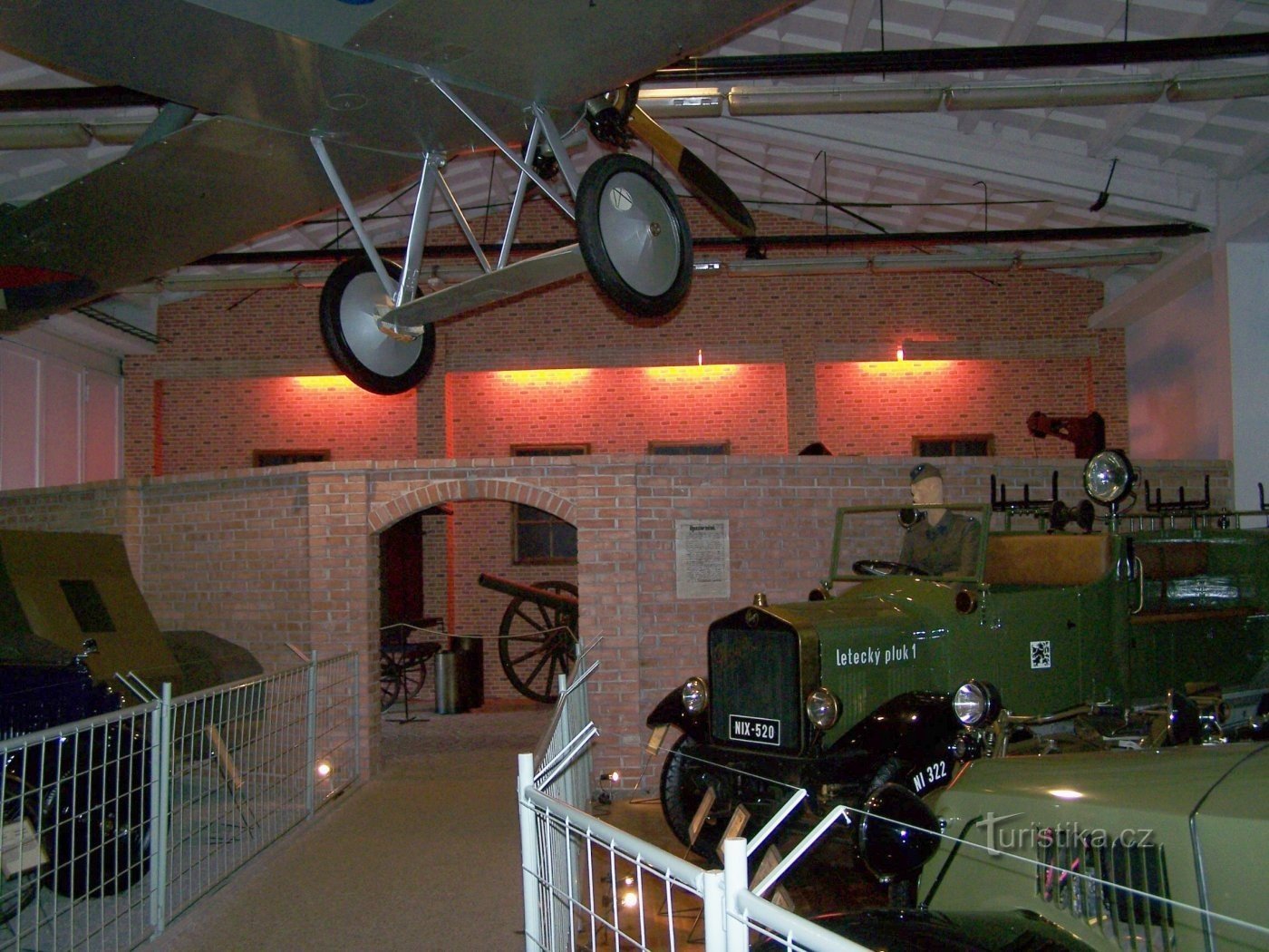 Военно-технический музей в Лешанах