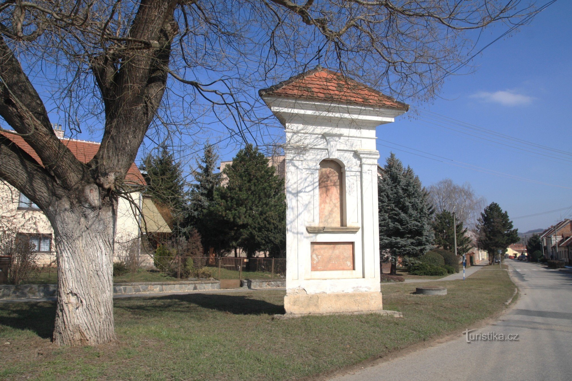 Vojkovice nad Svratkou - tormento de três lados de Deus