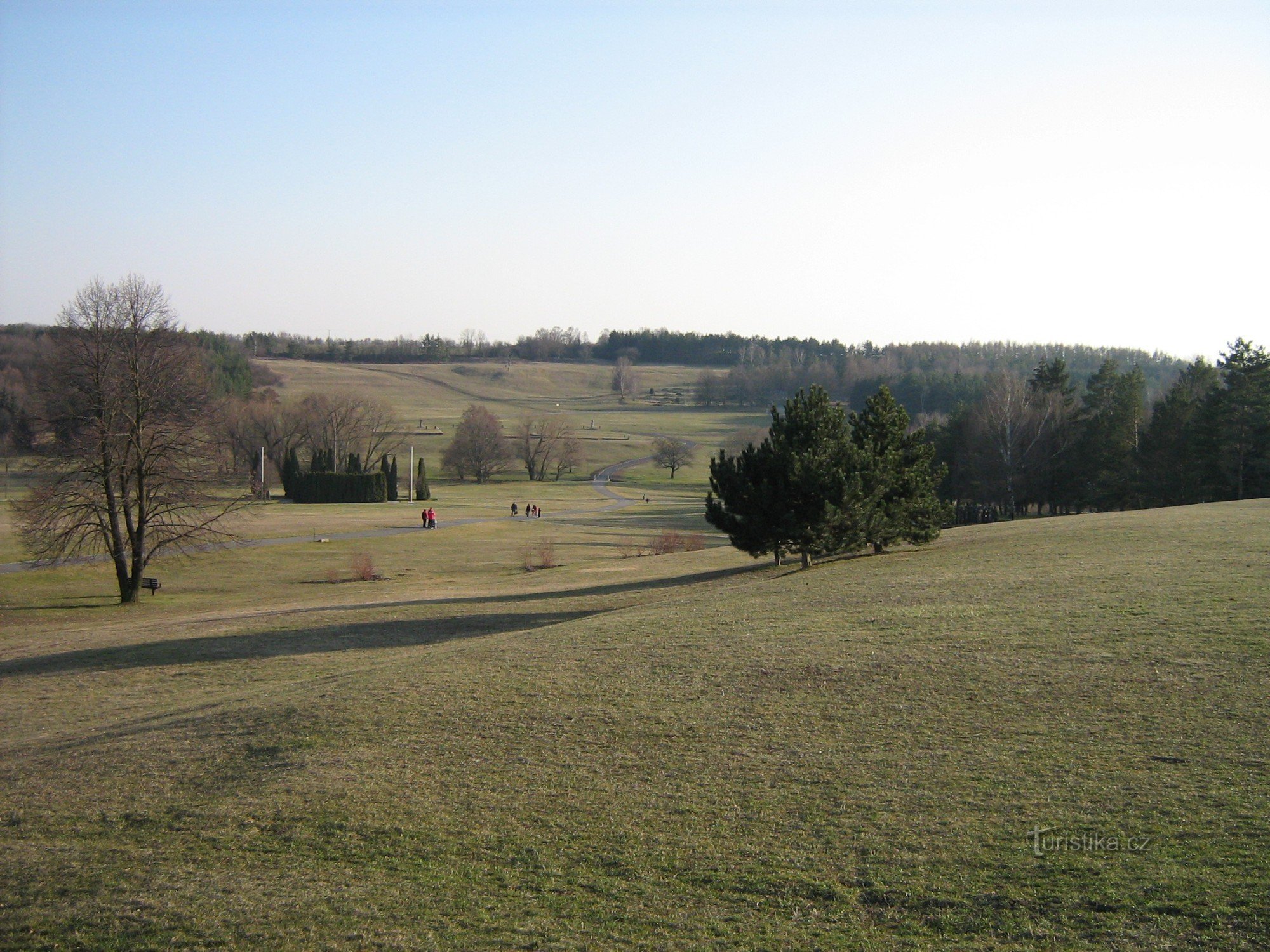 Pyörätuolin käyttäjät - Lidice