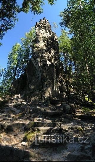 Vranov-Panteon: krawędź grzbietu skalnego