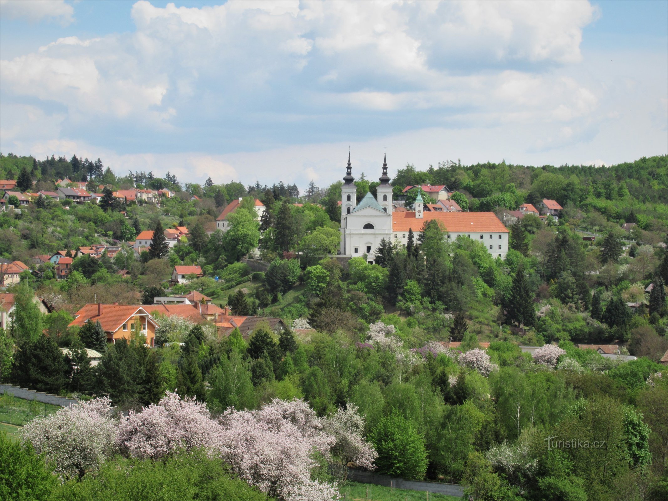 Vranov u Brna - vyhlídka na obec