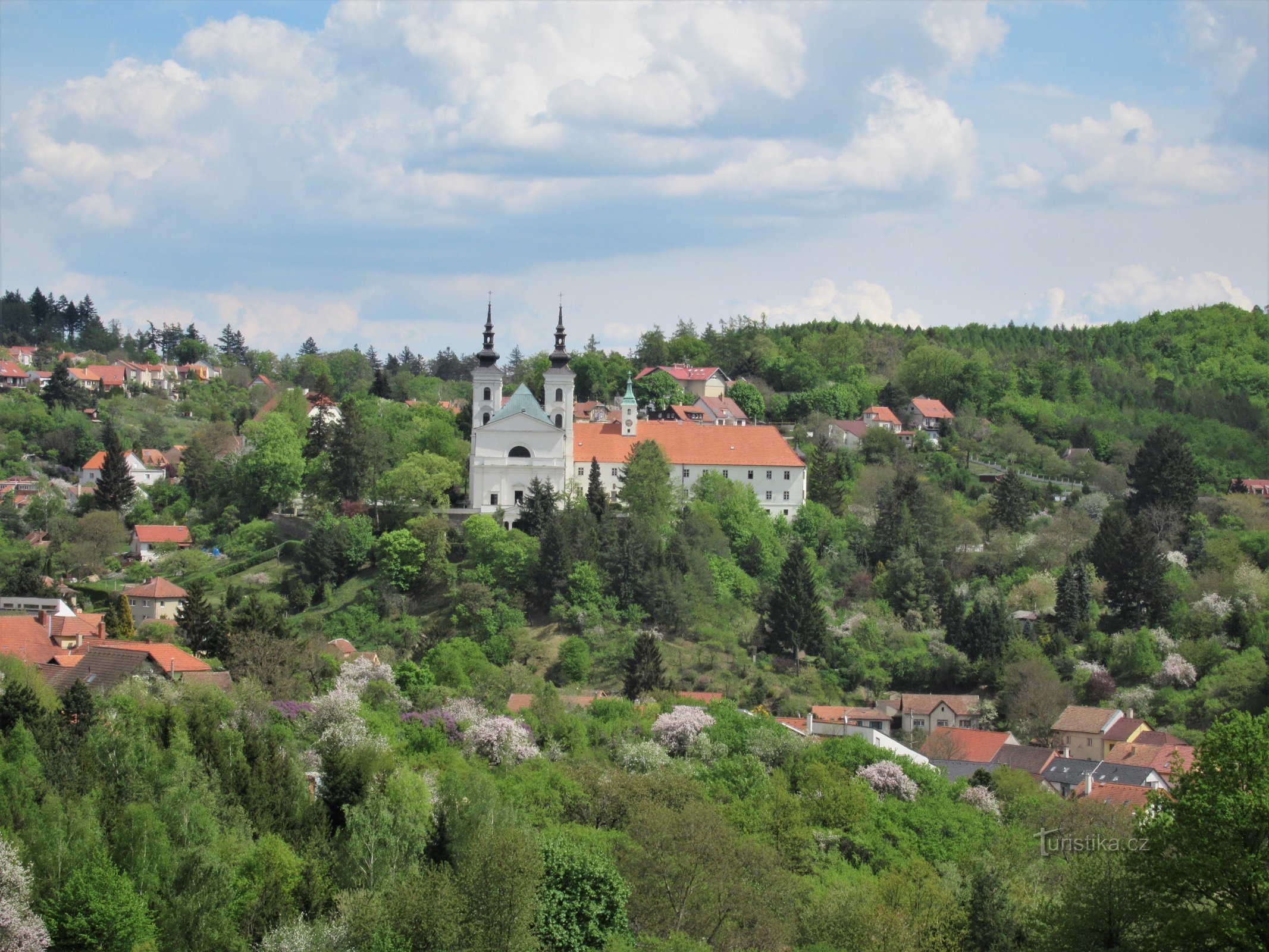 Vranov nära Brno - utsikt över byn
