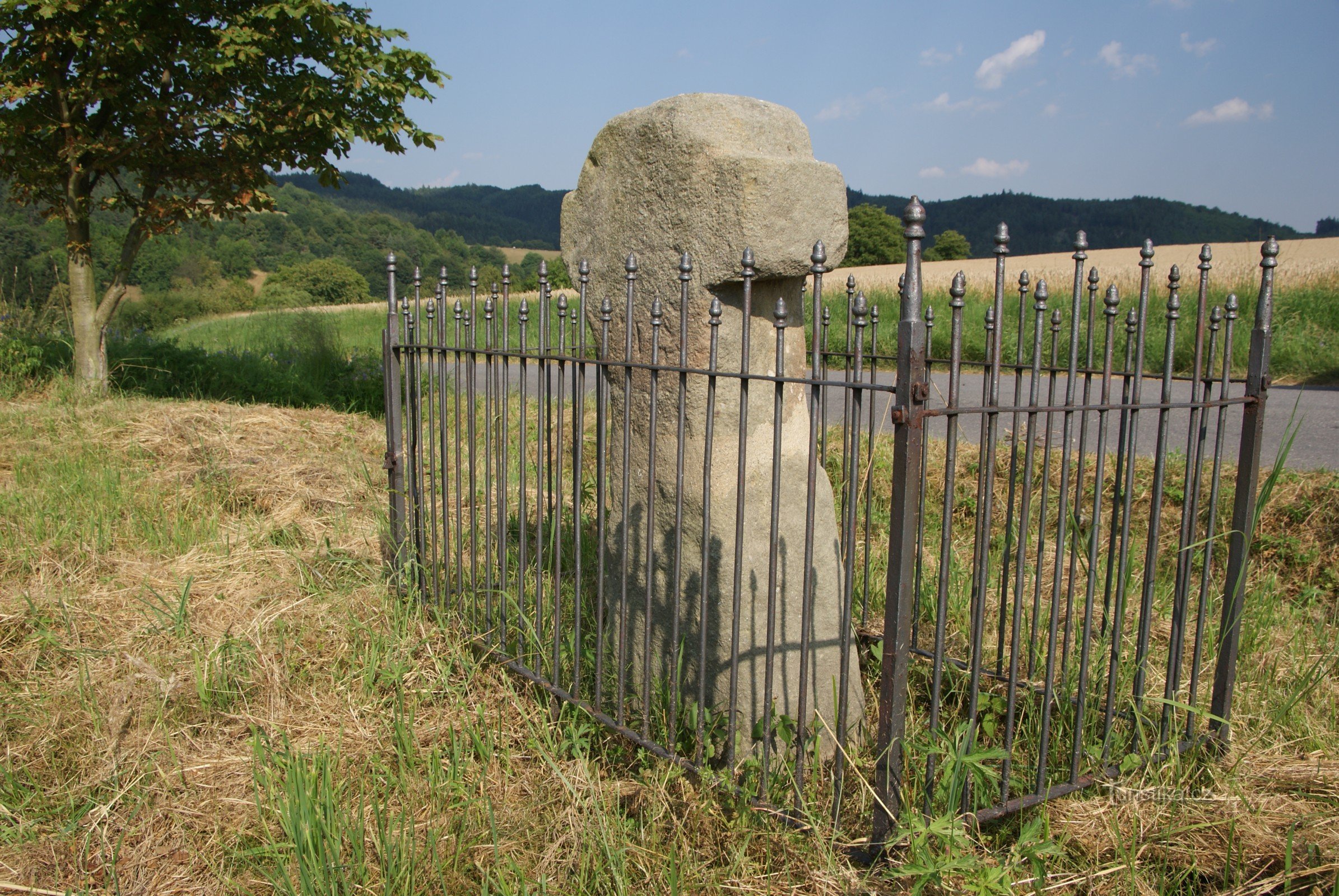 Vranová Lhota (quartier SY) – croix de la réconciliation