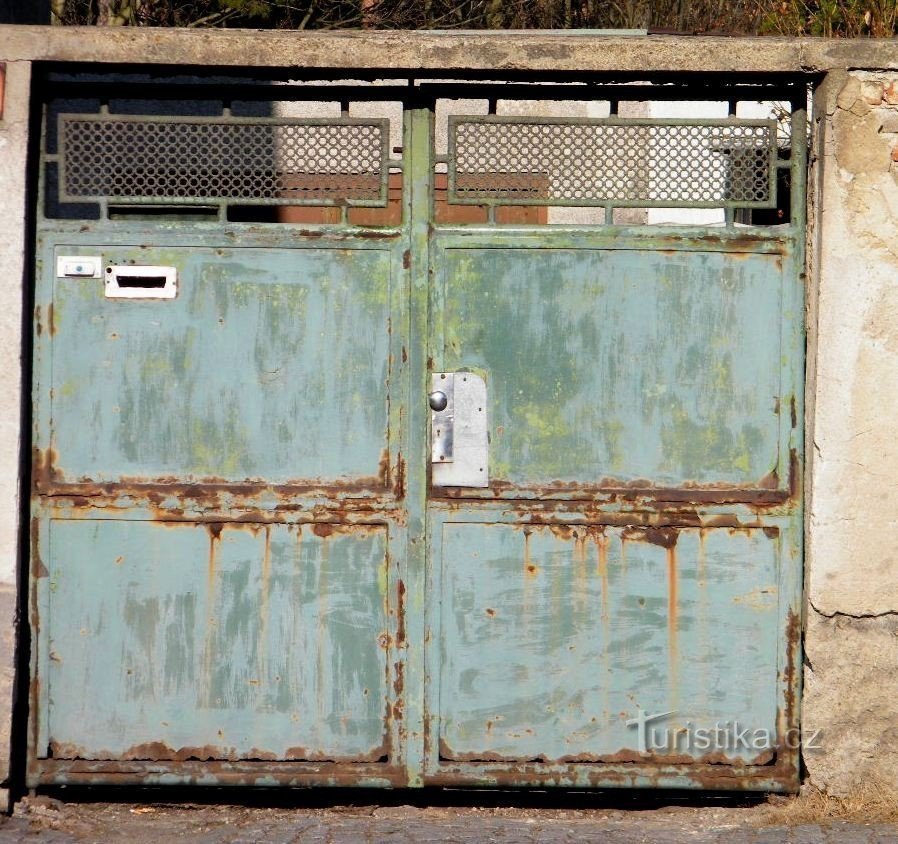 les portes se souviennent des temps meilleurs