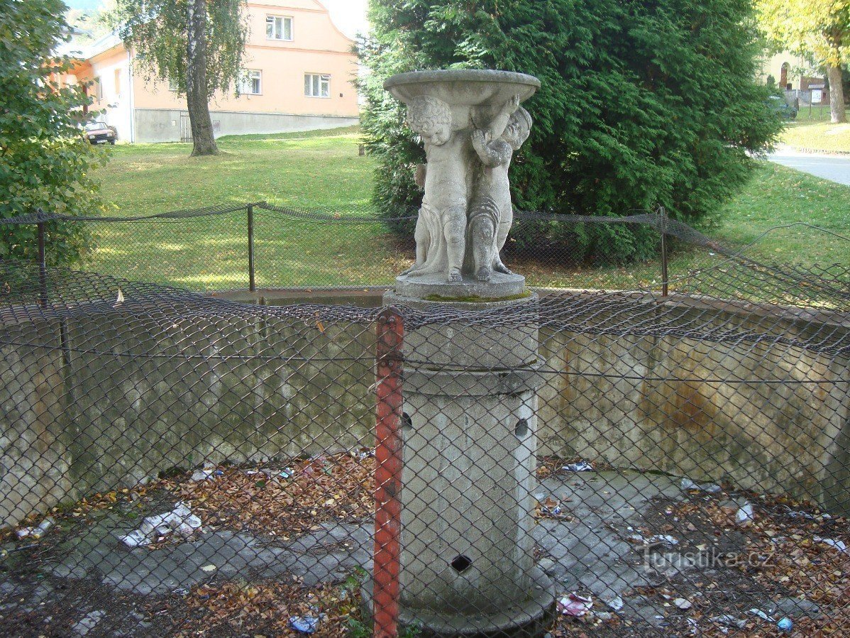 Vrbno pod Pradědem-Empire-Brunnen auf der St. Michala-Foto: Ulrych Mir.