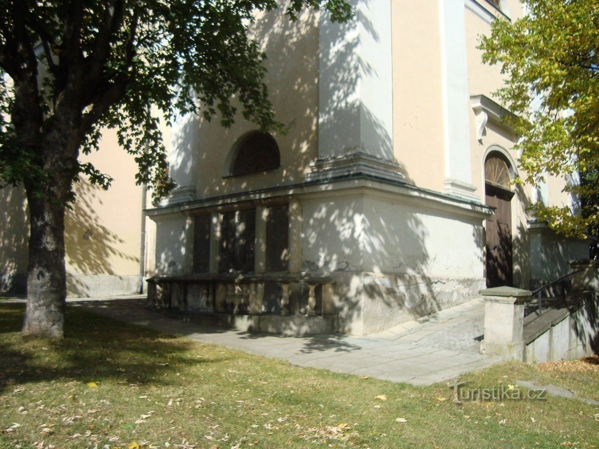 Vrbno pod Pradědem - monument aux victimes de la Première Guerre mondiale - Photo : Ulrych Mir.