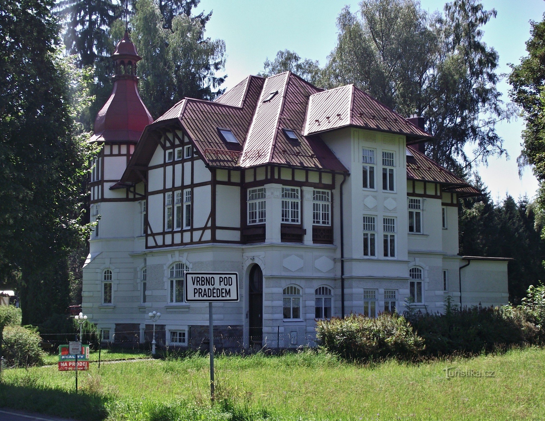 Vrbno pod Pradědem – Villa Grohmann in stile liberty (Parkhotel garni)