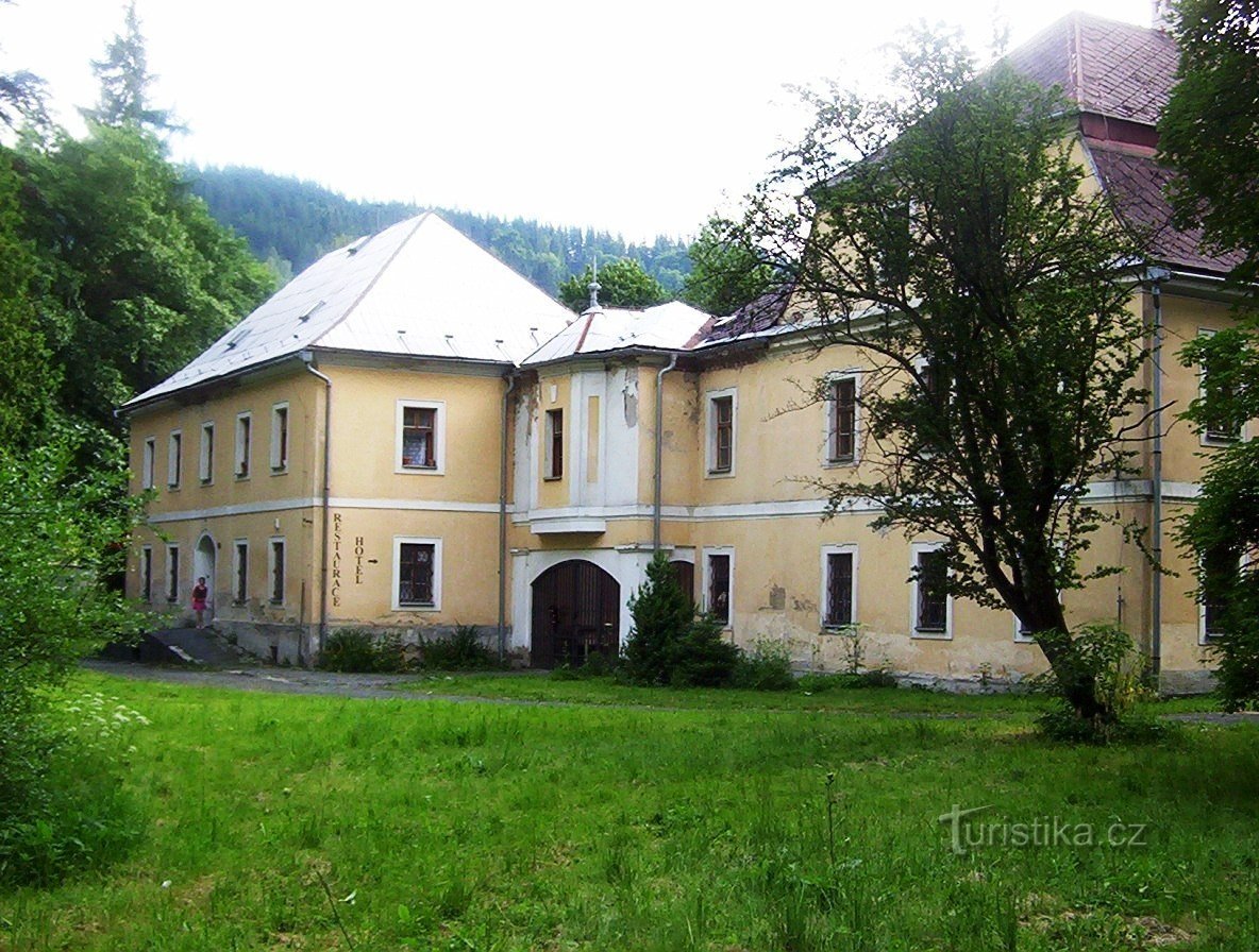 Vrbno pod Pradědem-Schloss-Ostflügel-Foto: Ulrych Mir.