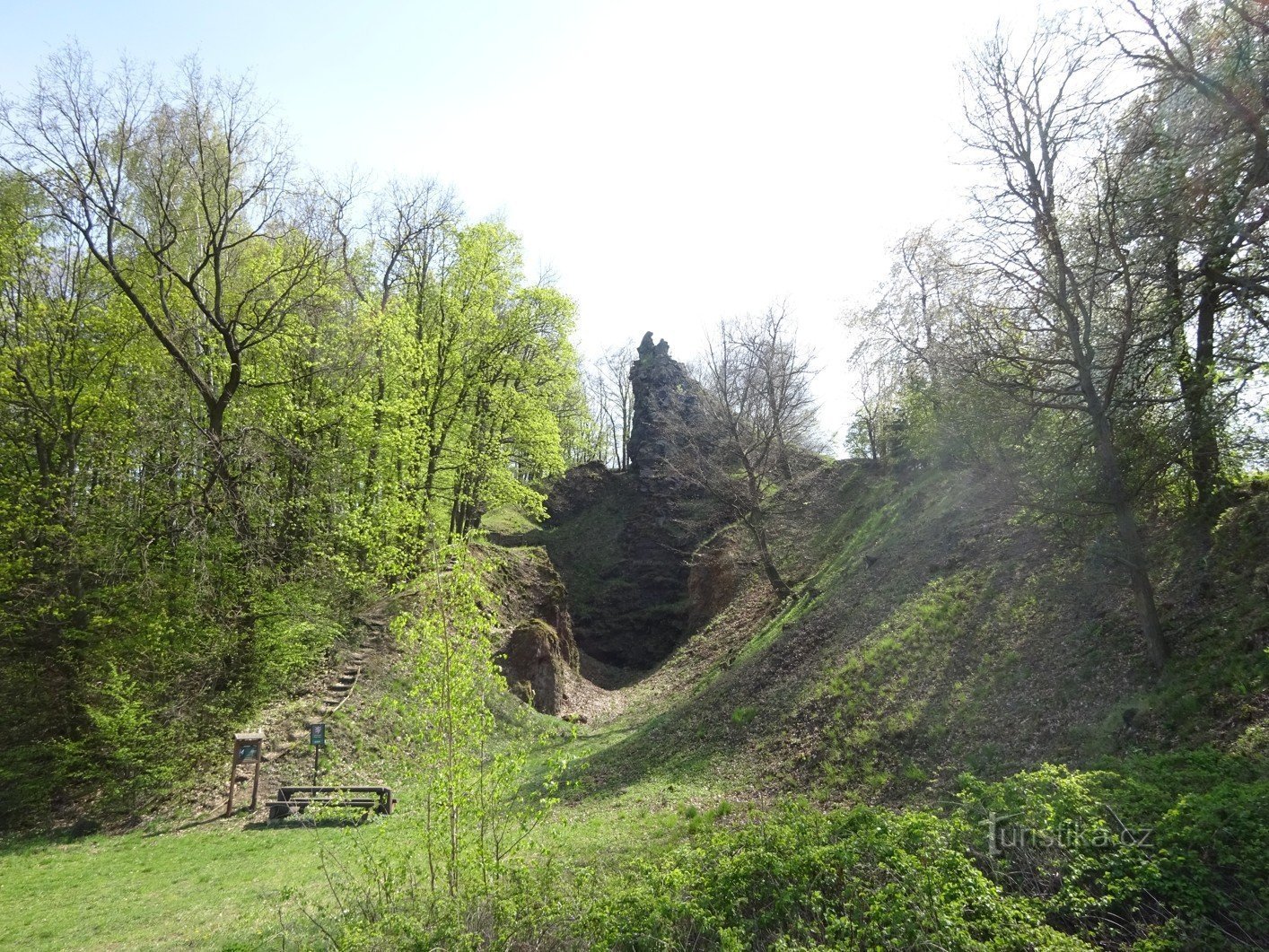 Vrch Káčov – Naturmonument og interessant sted