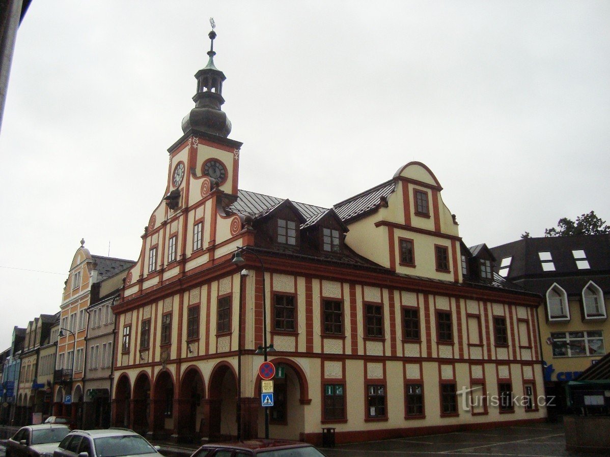 Vrchlabí-neorenesančna nova mestna hiša iz leta 1737-Foto: Ulrych Mir.
