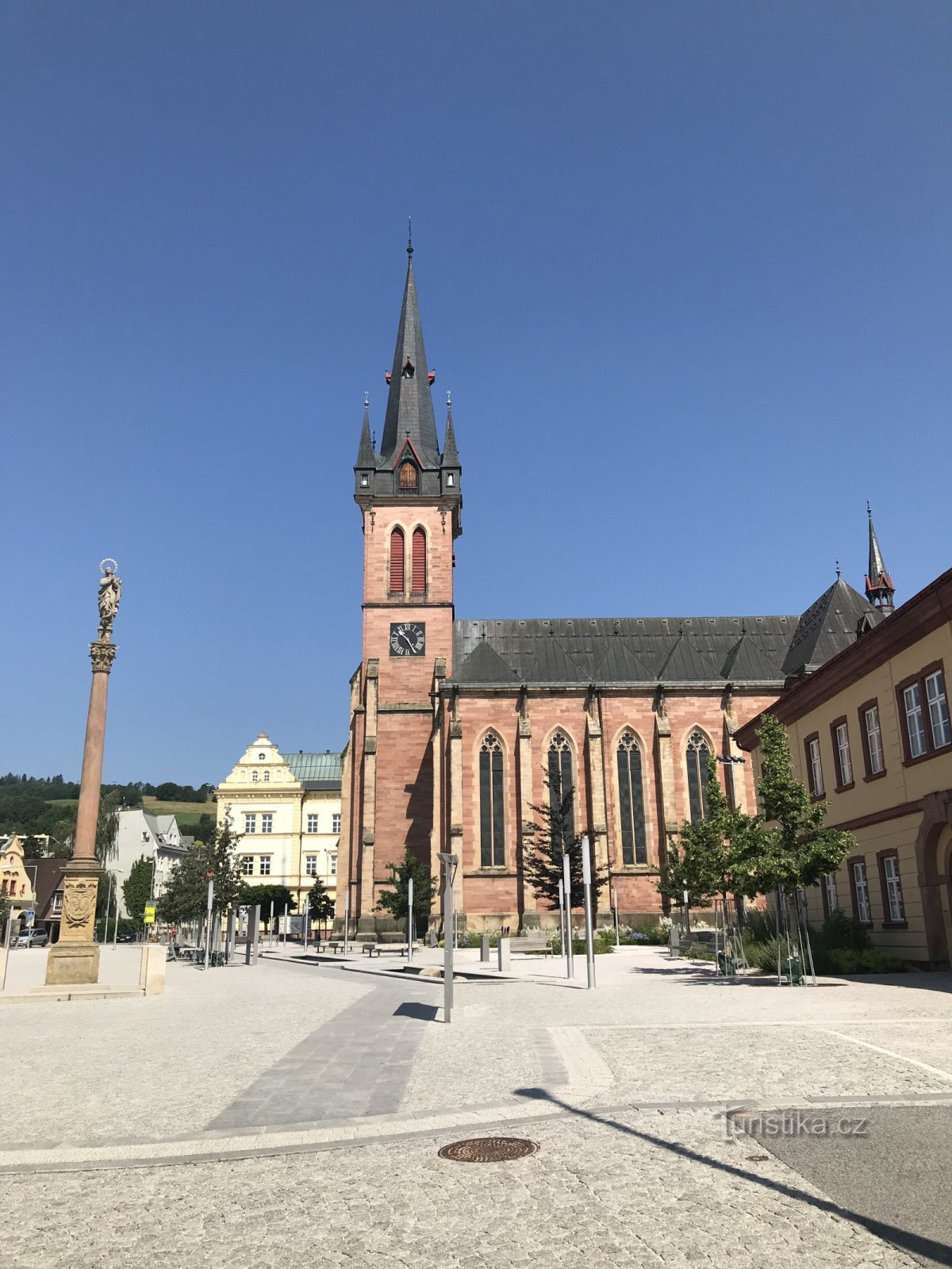 Vrchlabí with wellness and a hike to the Žalý lookout