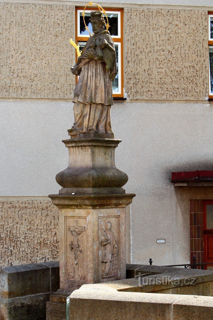 Vrchlabí, estatua de S. Juan de Nepomuceno