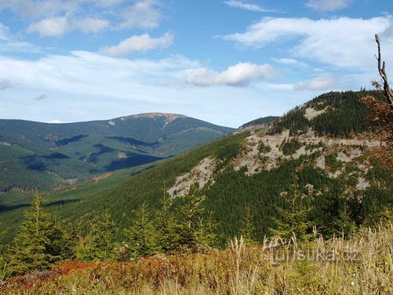 Le sommet de Králický Sněžník depuis le point de vue sous Slamník