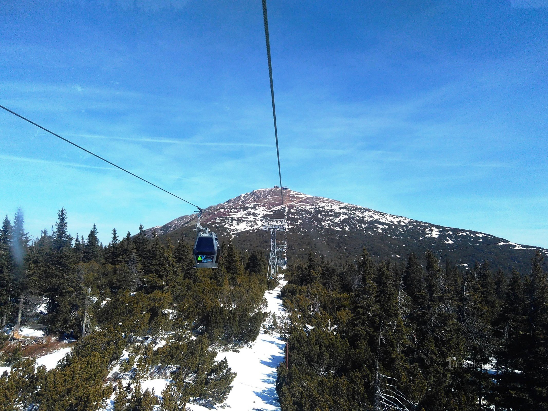 la cima de Sněžka desde el teleférico