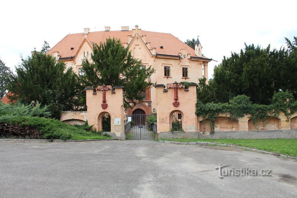 Vrchotovy Janovice, Schloss