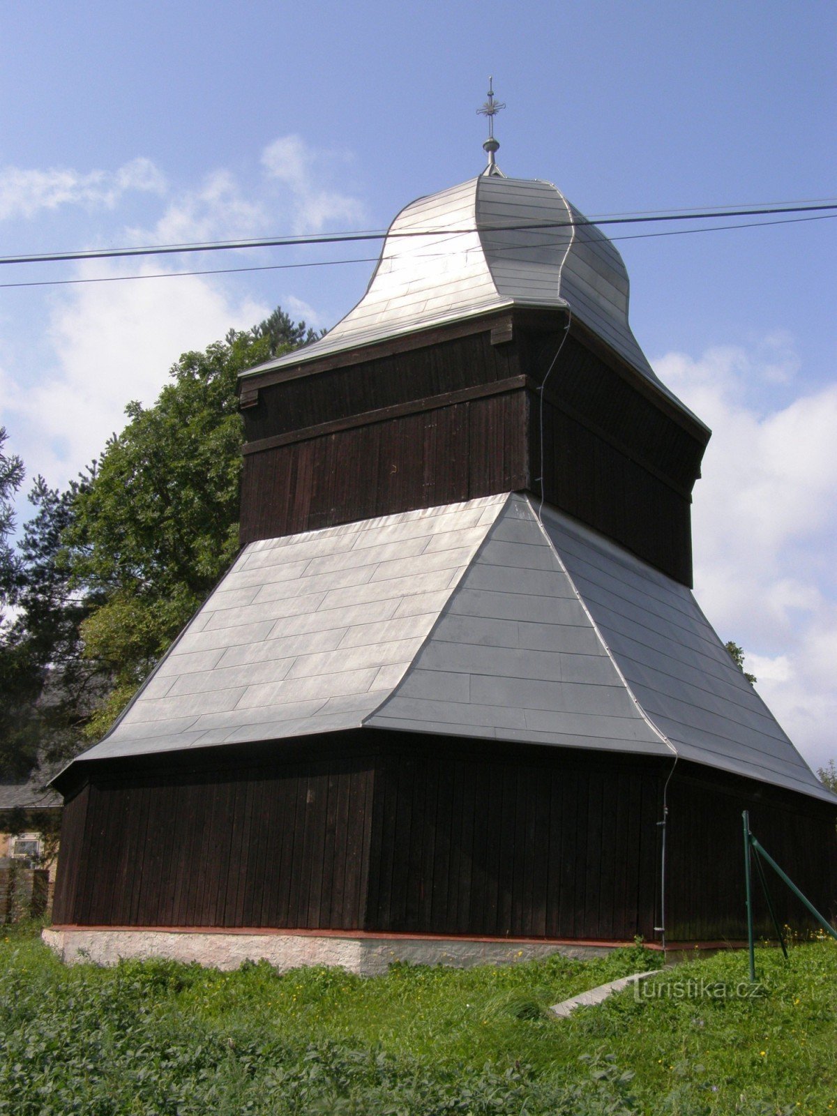 Vršce - campanario de madera