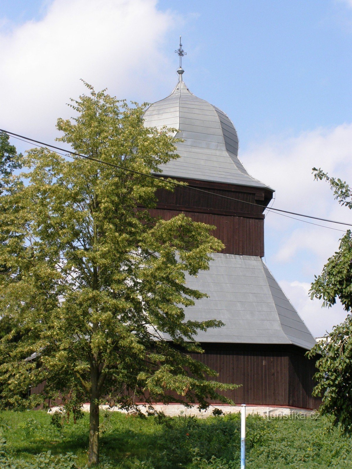 Vršce - campanario de madera