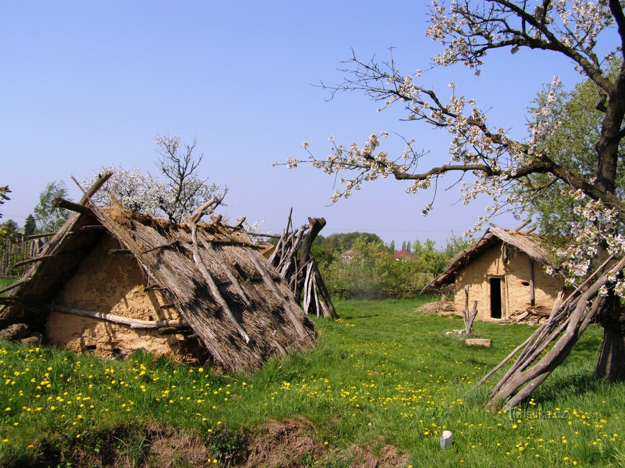 Všestary - kokeellisen arkeologian keskus