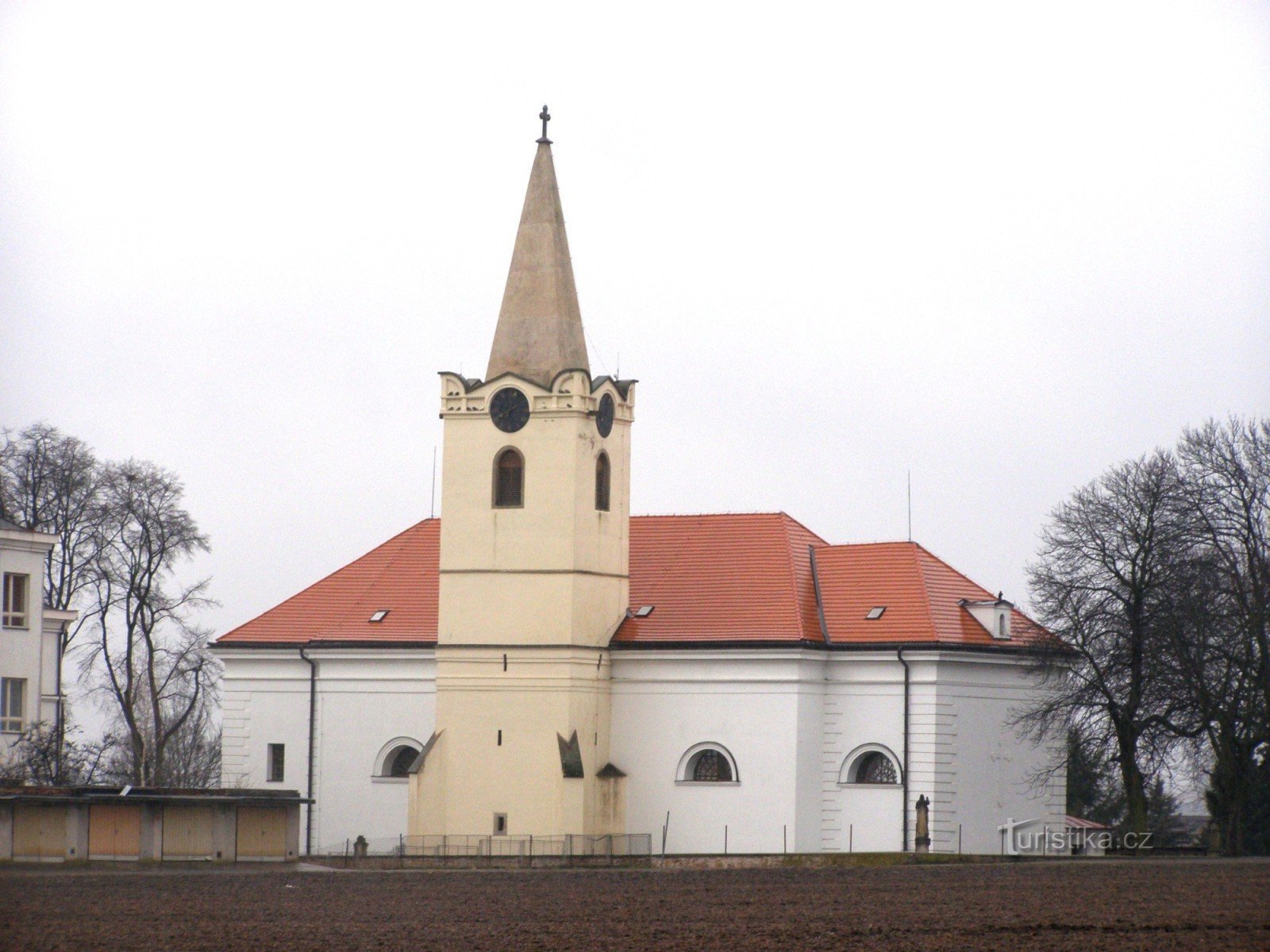 Všestary - Den Hellige Treenigheds Kirke