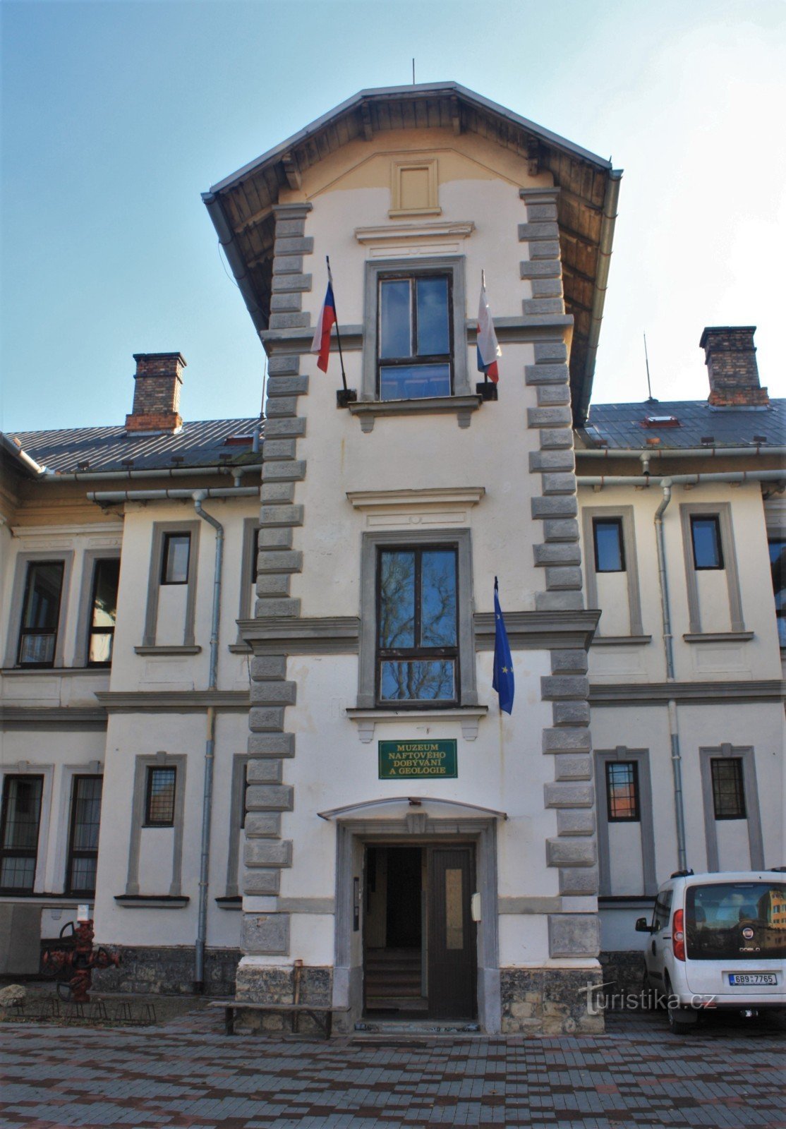 Entrée du bâtiment du musée - automne 2011