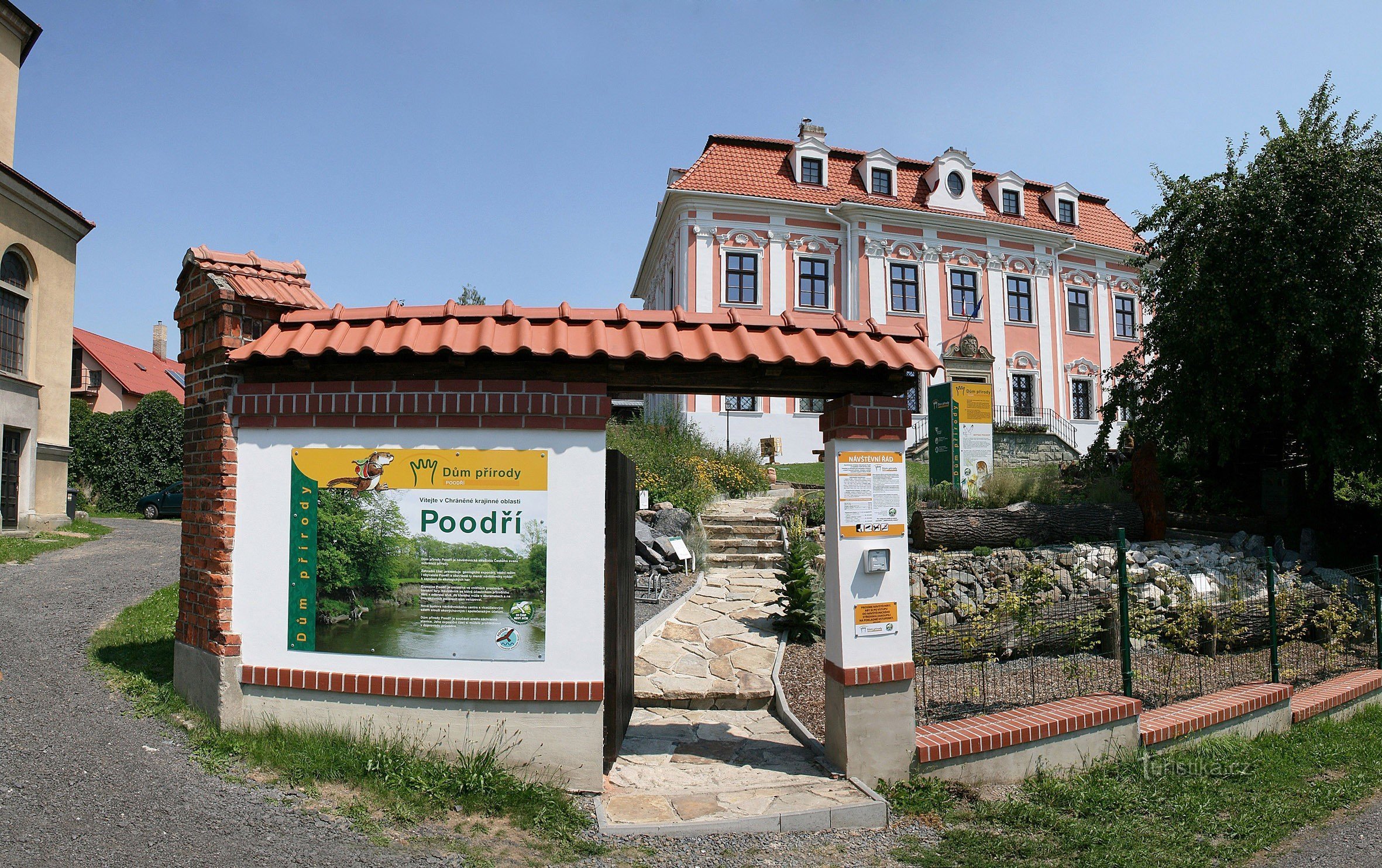 Toegang tot het Huis van de Natuur