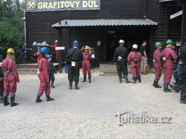 Entrée de la mine de graphite