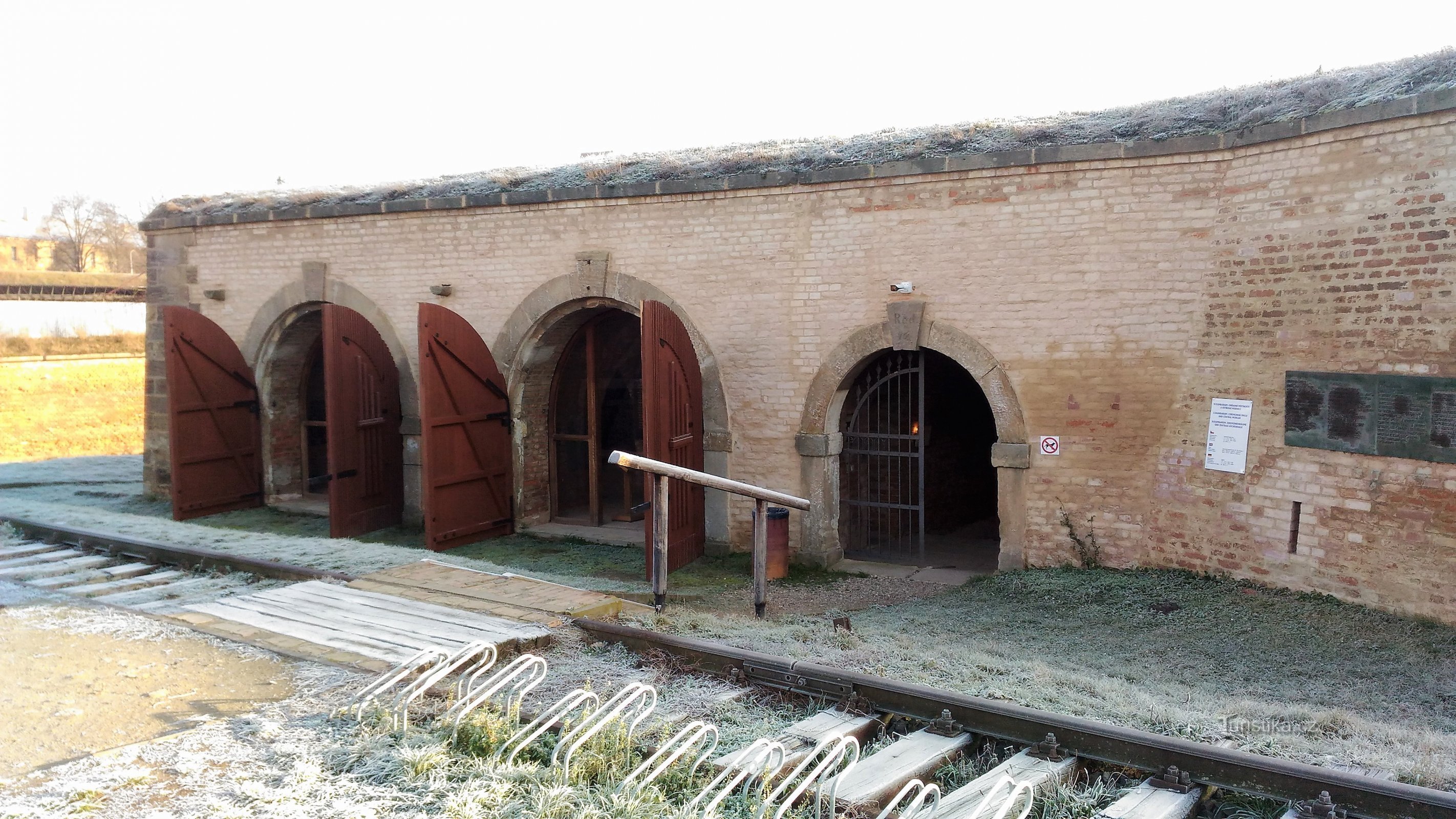 intrarea în columbarium