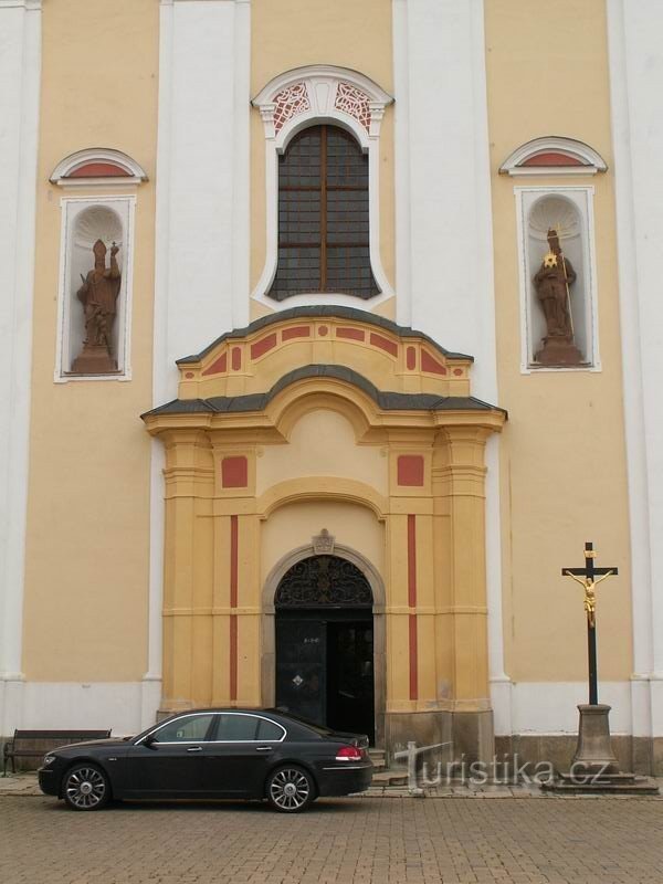 Entrada da igreja