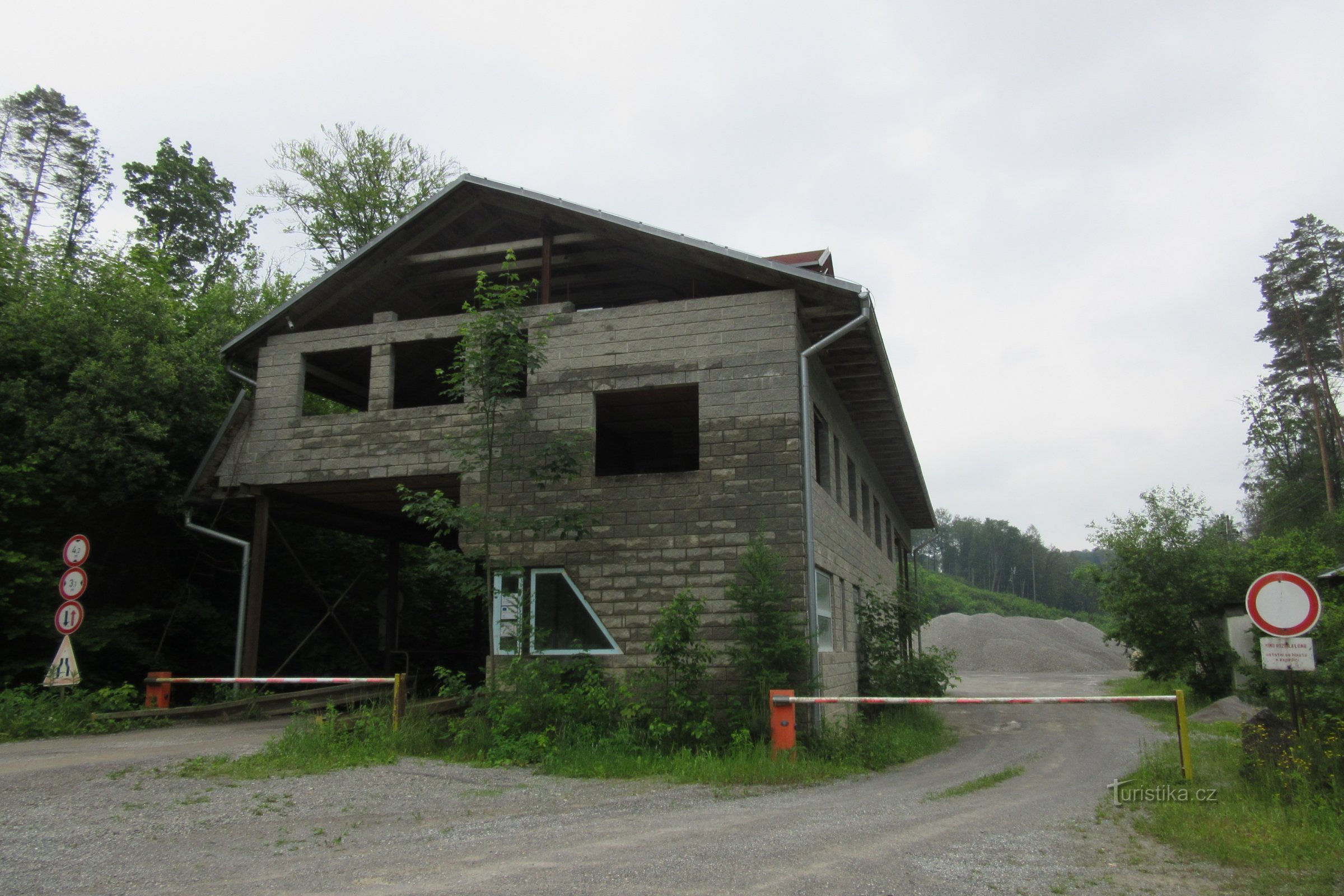 Entrance to the Skalka quarry