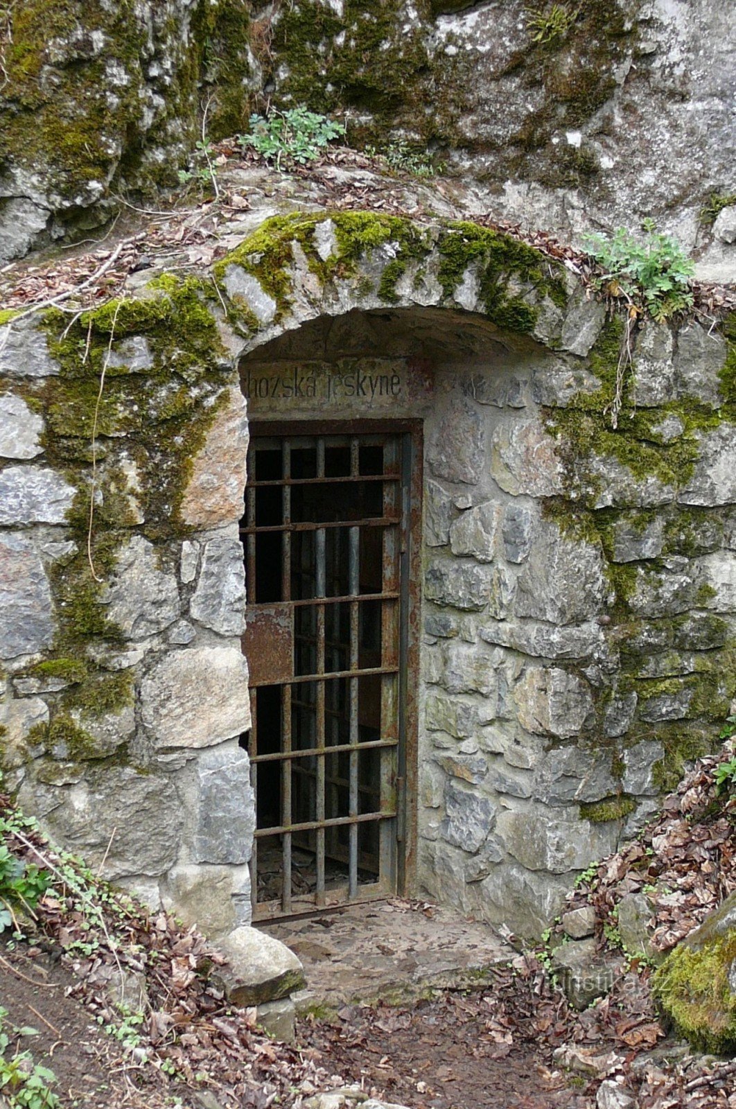 Ingresso alla grotta di Ochozská