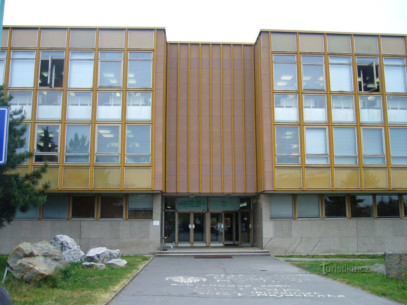 entrée du pavillon