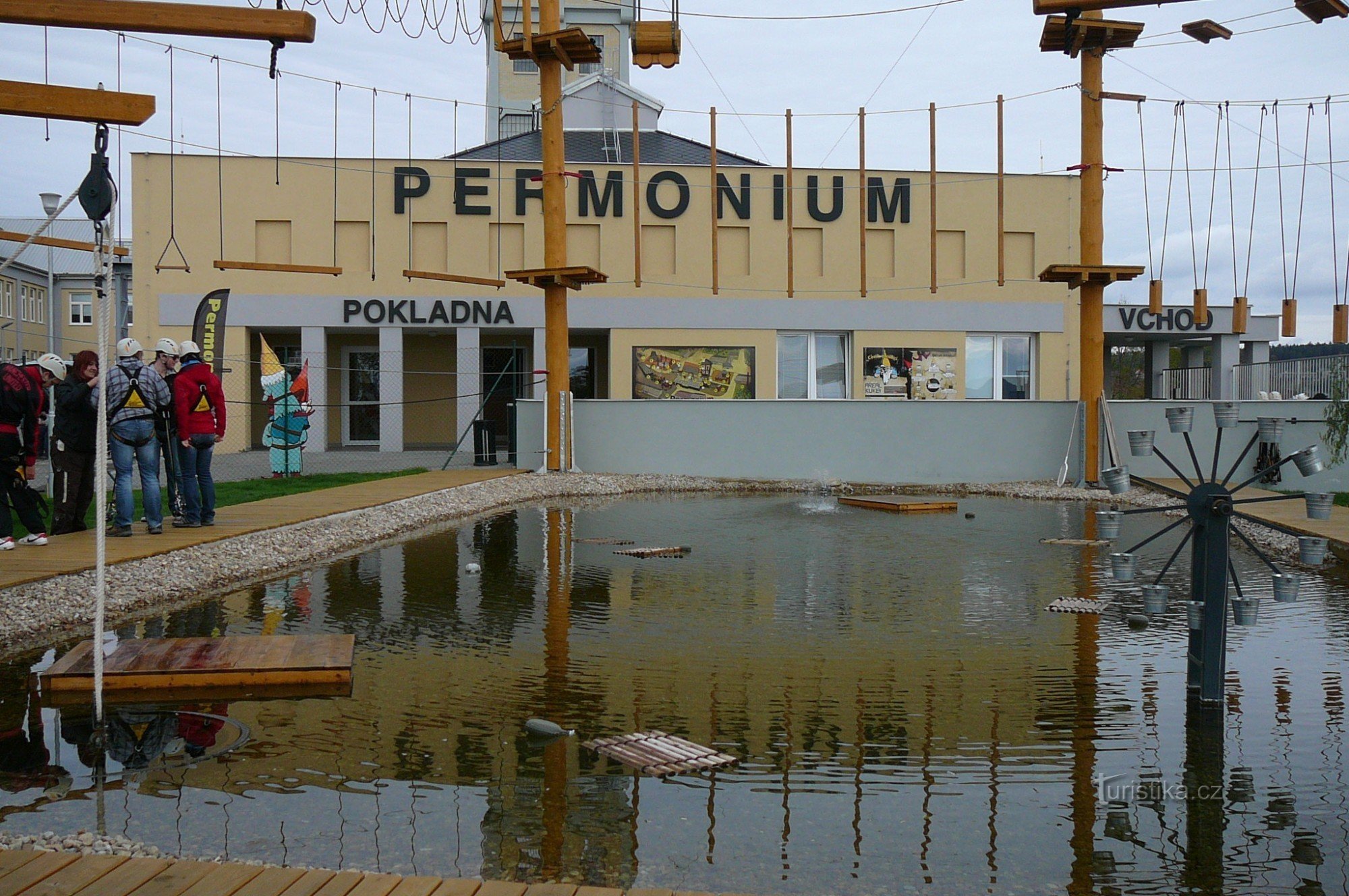 Entrance to Permonia with Mine Lake and Spider Trap