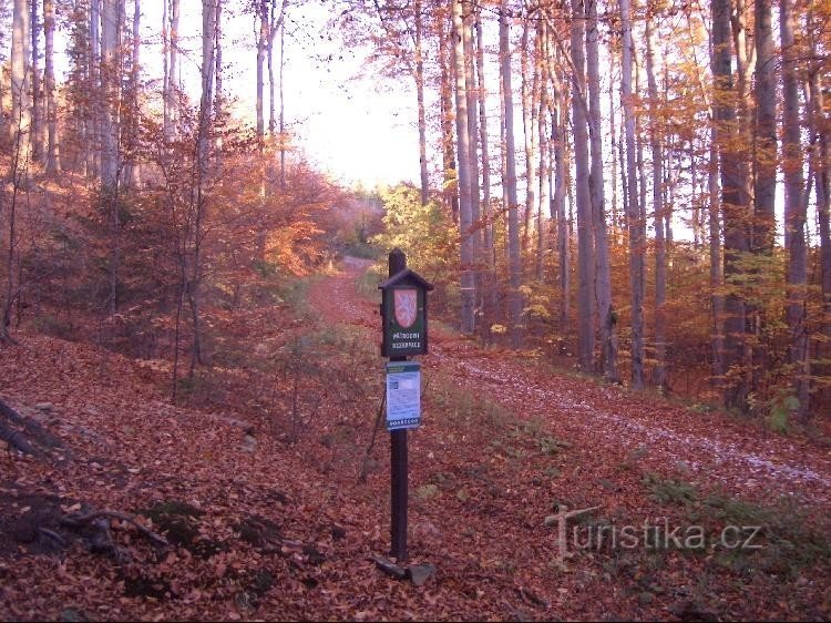 entrance to the reservation in the direction from Hukvald