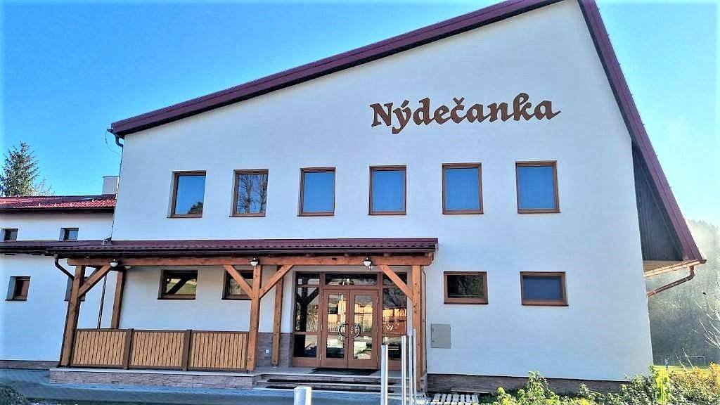 Eingang zum Nýdečanka-Saal