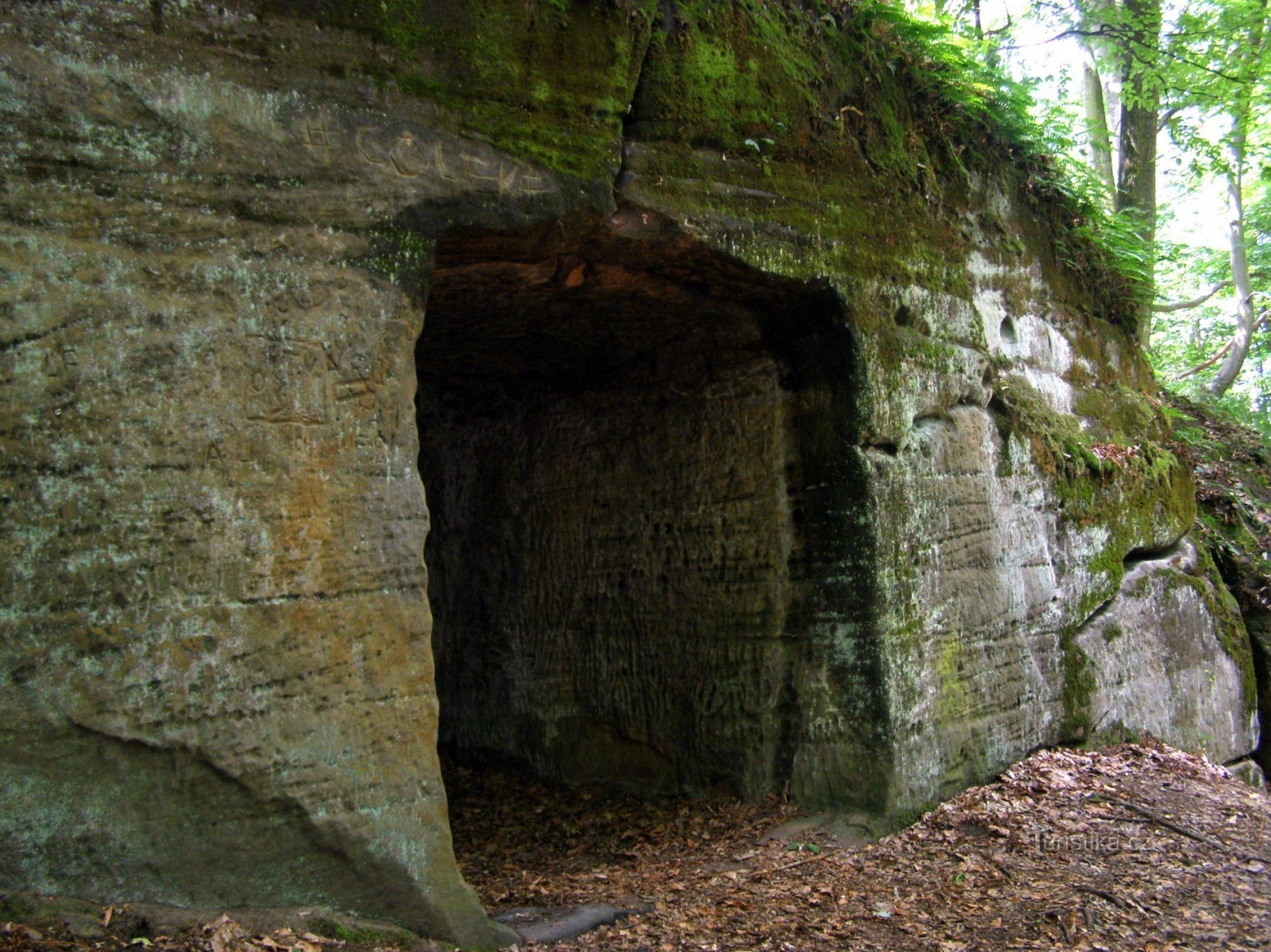 entrée du passage rocheux