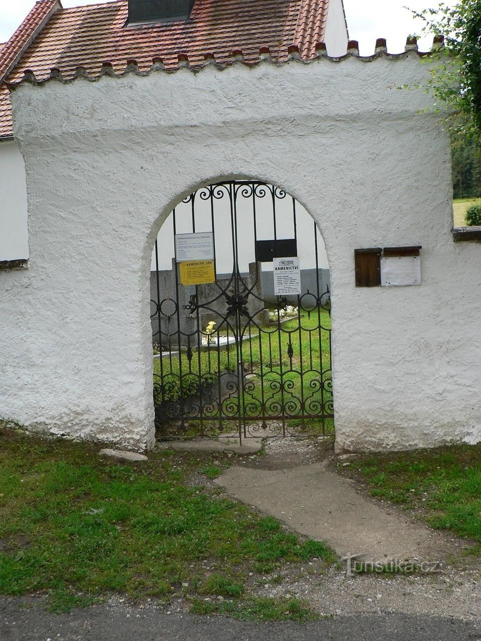 Entrance to the cemetery