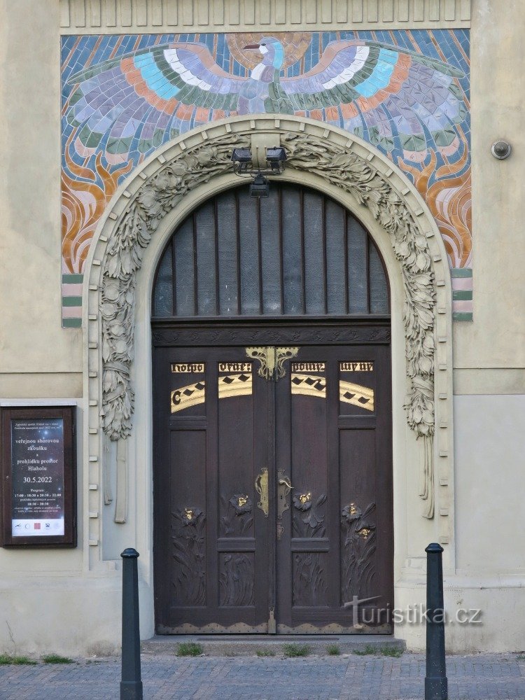 entrance with mosaic of the Phoenix bird