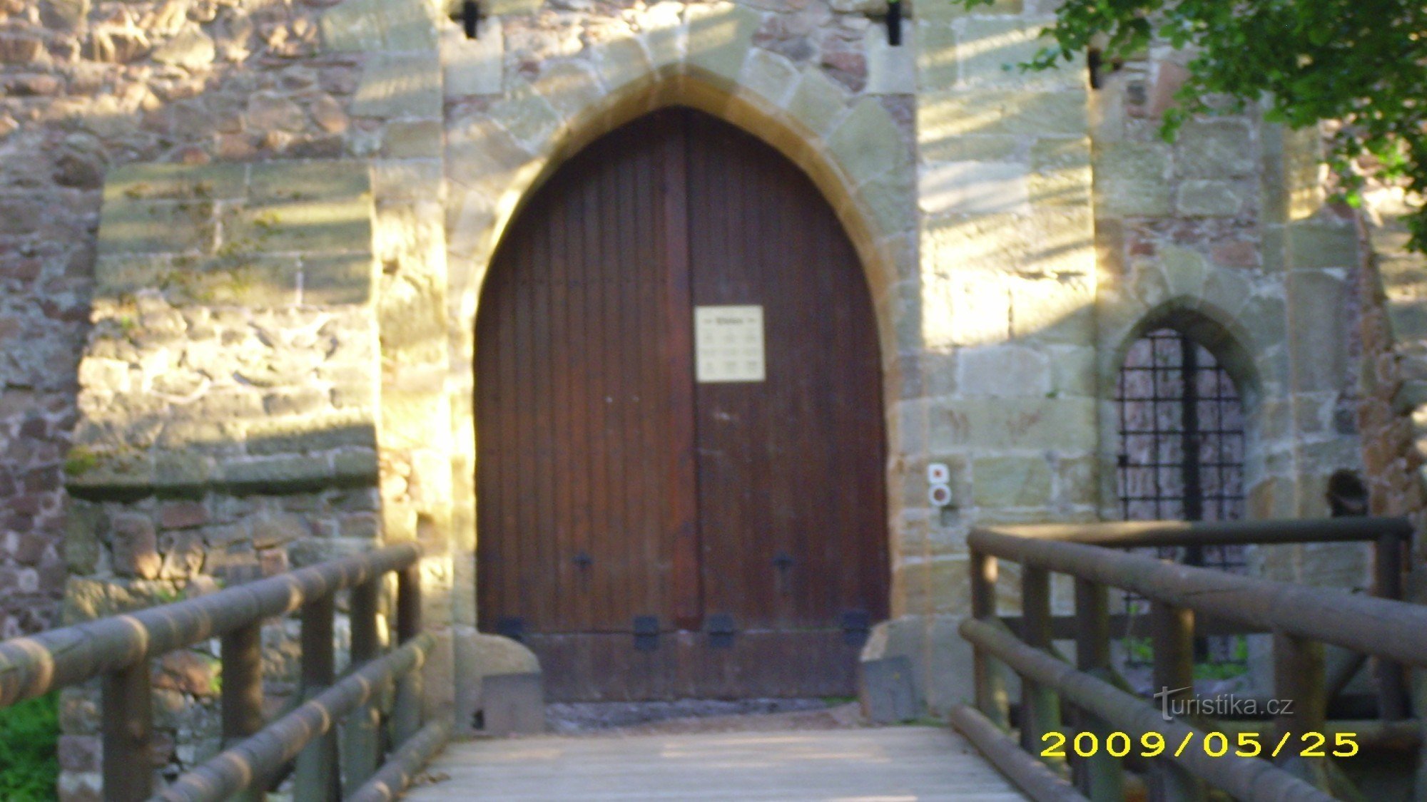 Liticei kastély bejárati kapuja