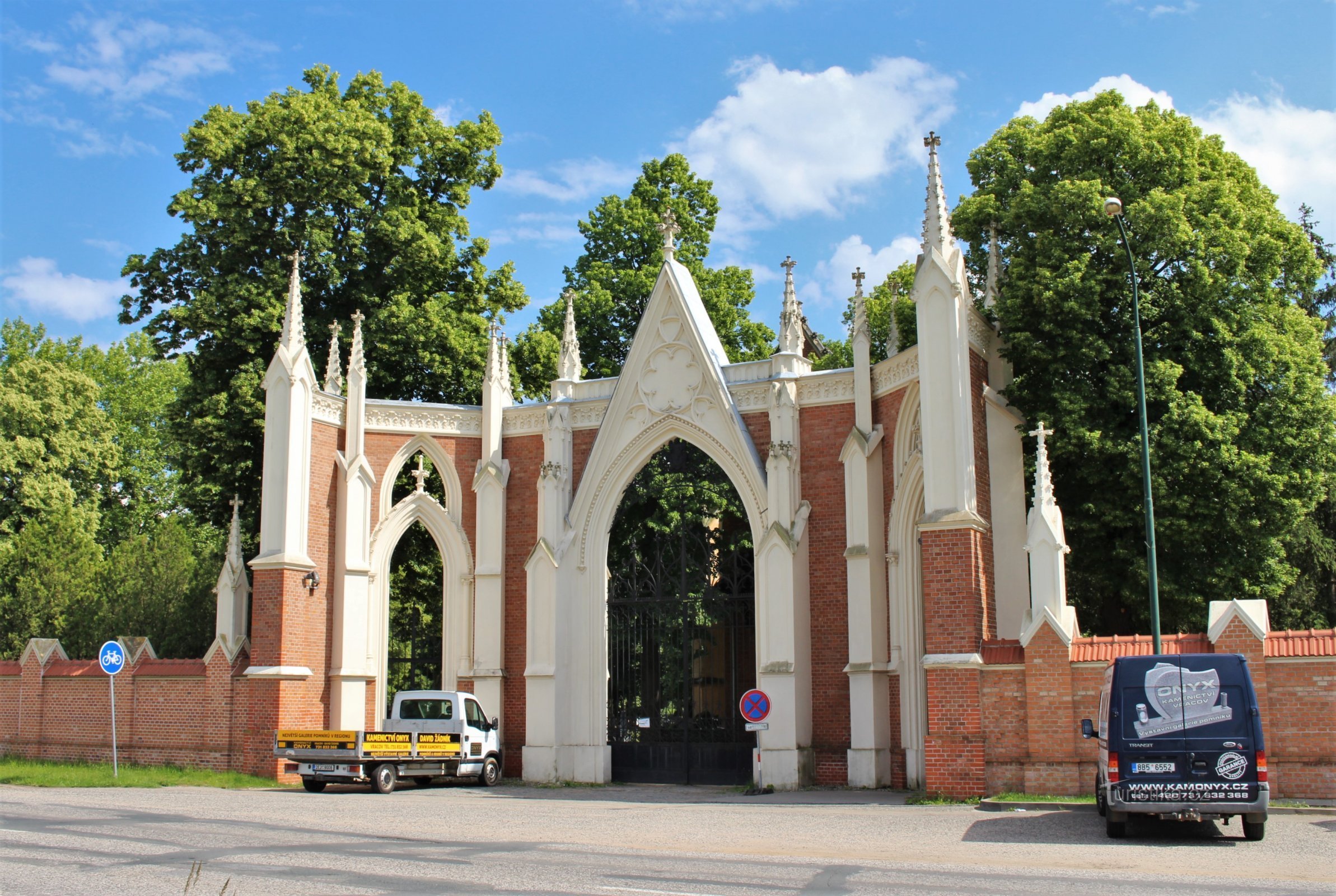 Portão de entrada para o cemitério