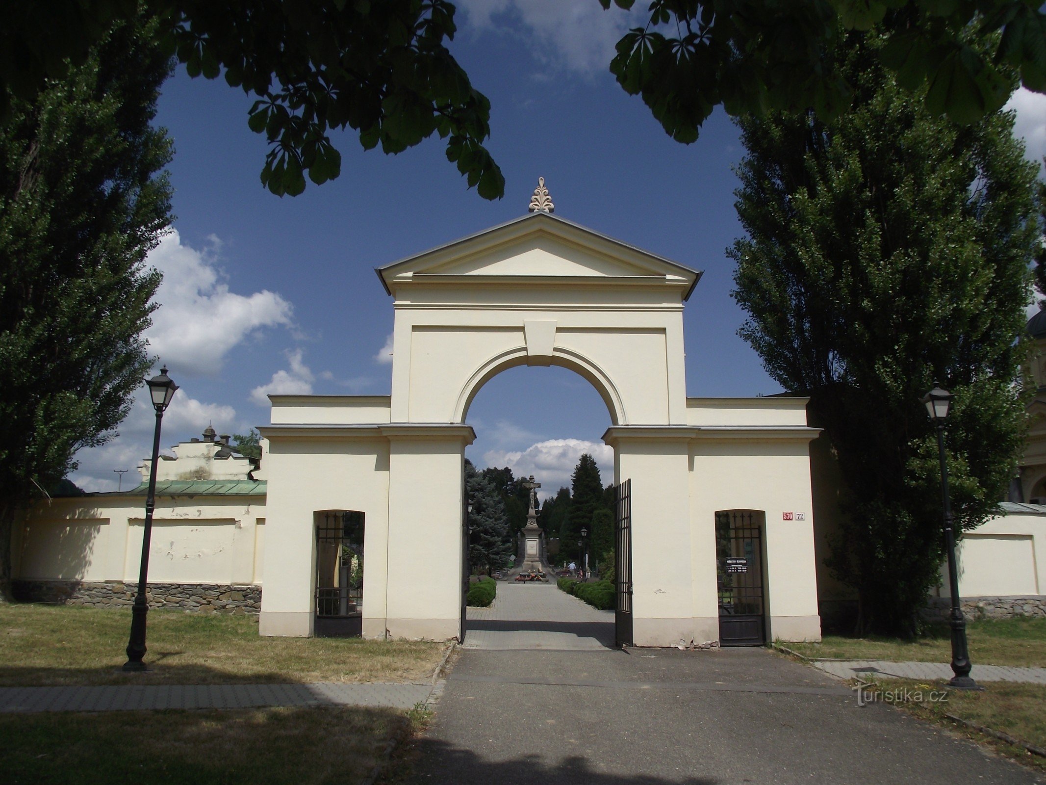 portão de entrada sp. cemitério